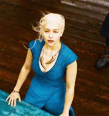 queenaryanne-blog:  Daenerys Targaryen season 3  