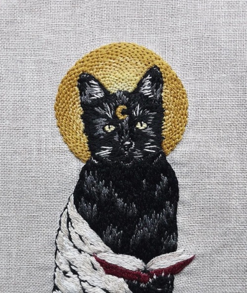 crossconnectmag: Dark and Delicate Hand Embroidered Piece by Adipocere Adipocere is an Australian ar