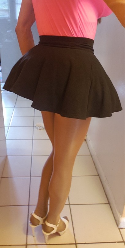 evecrossdreessing:  babysissyfaggotwhore:       This is how I spend most of my days - in my natural attire and look☺😊😋   Hot ❤❤❤❤ 