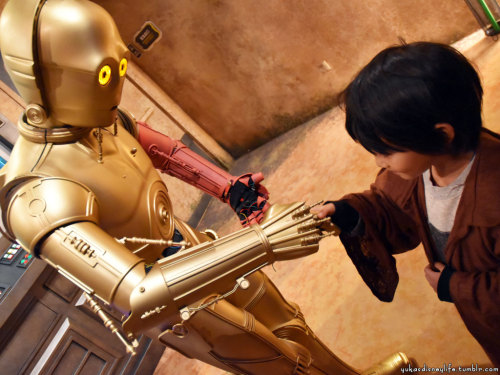 You can meet Star Wars Characters in Shanghai Disneyland’s Star Wars Launch Bay.And Of cause it in H