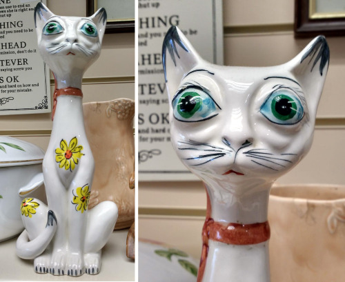 shiftythrifting:  This tall china cat ornament