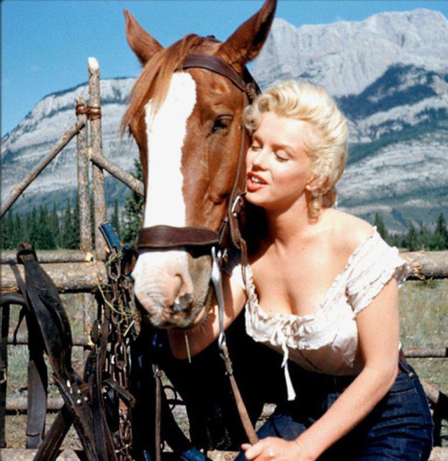 marilynmonroevideoarchives: Marilyn Monroe on set of “River Of No Return” 1953