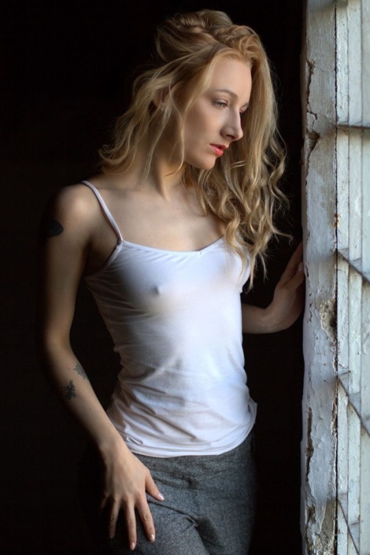 tellafina:  theultimatetitscollection:  vintage-juene-femme:  Burn Your Bra | by DanGarv. Vintage-jeune-femme.   Can I see your boobs to ladies? No bra is always best!!!  :-)