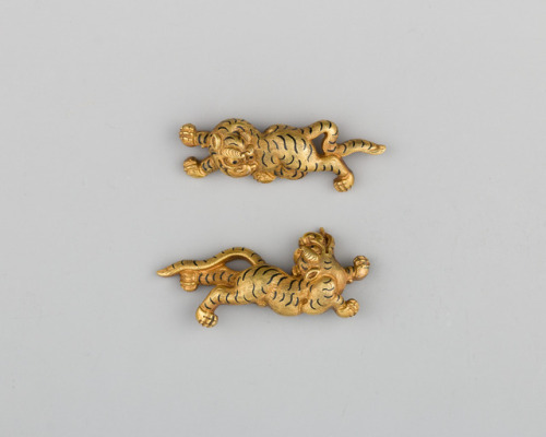 met-armsarmor:Pair of Sword-Grip Ornaments (Menuki), Arms and ArmorMedium: Gold, copper-gold alloy (