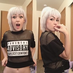 ivyaura:  ivyaura:  logging on cam lookin like a weirdo. come hang out with me? 