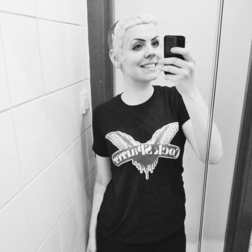 shitt-face:  I hate smiling in photos….  Cute smile!