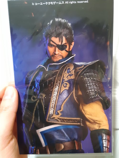  1/6 Xiahou Dun figure by RingToys showed up the day before my birthday; it came with a postcard too