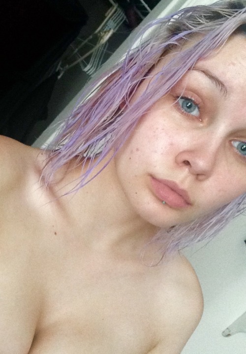 crownvetch:After shower selfie in case anyone forgot how cute I am