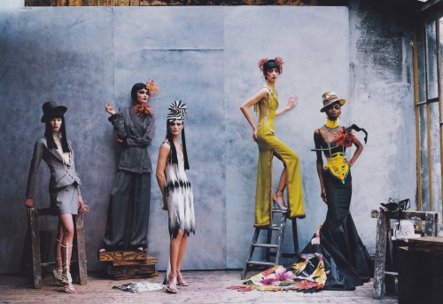 hogwartsskitchen:  Christina Kruse, Shalom Harlow, Carolyn Murphy, Ling Tan, Debra Shaw in Galliano 