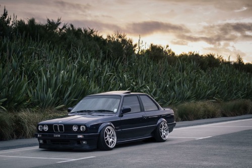 New Zealand Street Style  E30 X R33 Combo