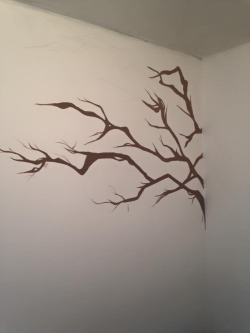 toshikokasen:  Drew and painted this free hand blossom tree on my sisters wall in the spare room in her house 😋