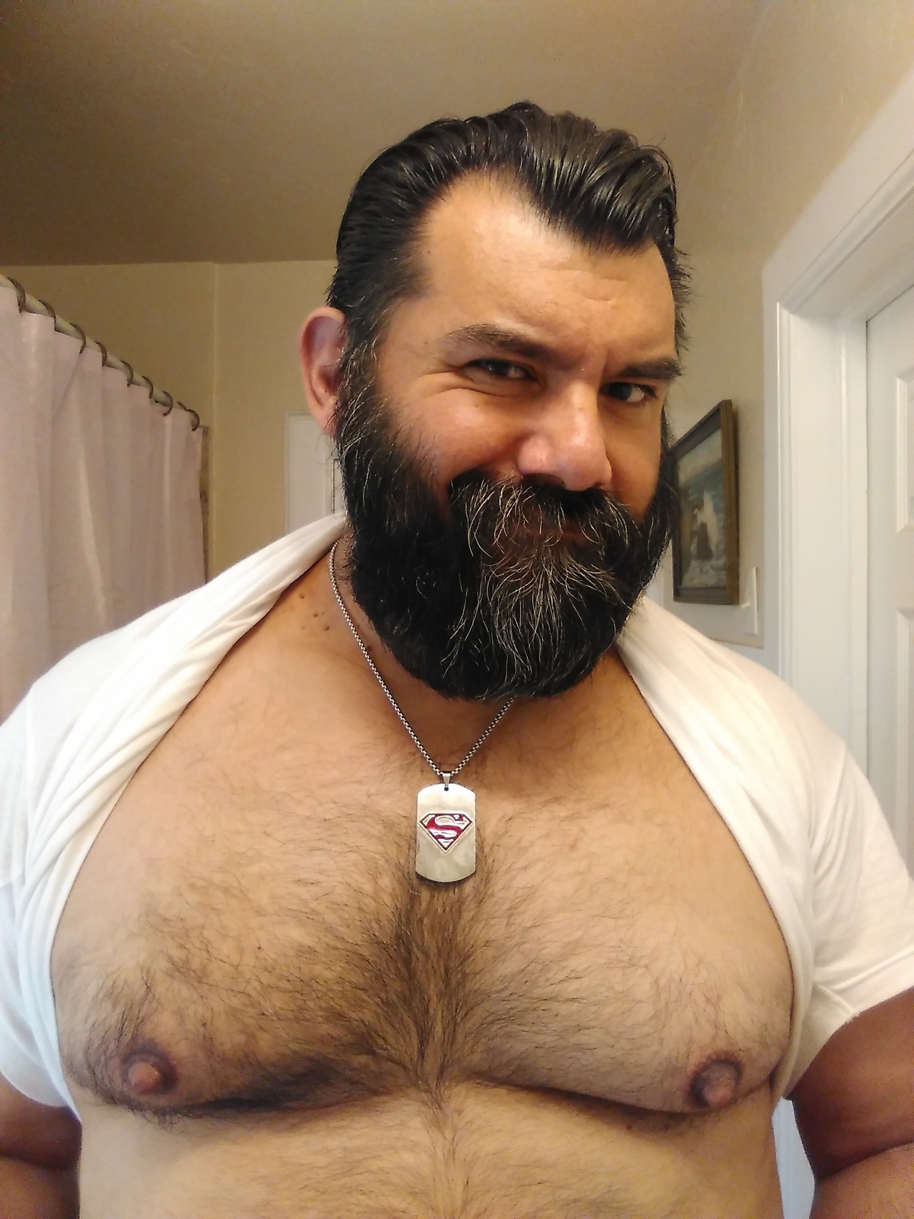 pizzaotter:  sraebyriah:  Mr. TUGG!  Dream daddy.