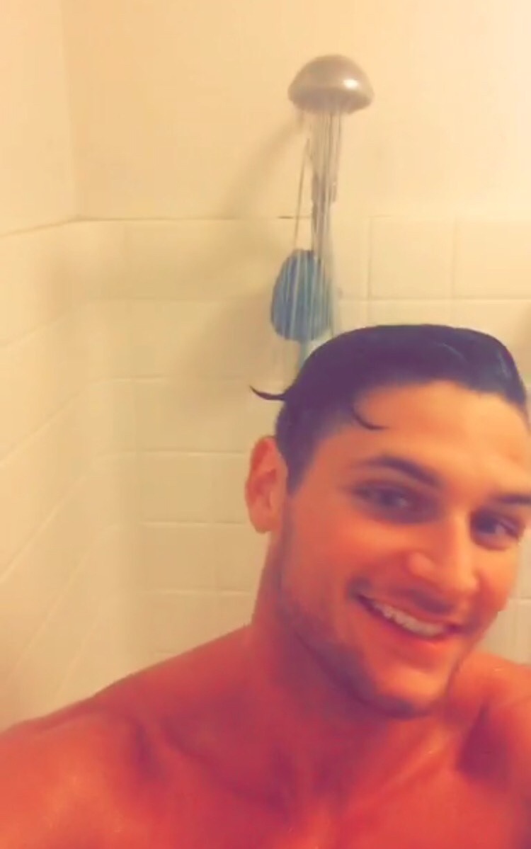 jboys20:  jezebelsboys:He’s bae 😍   Follow Me:JBOYS 2.0 💕