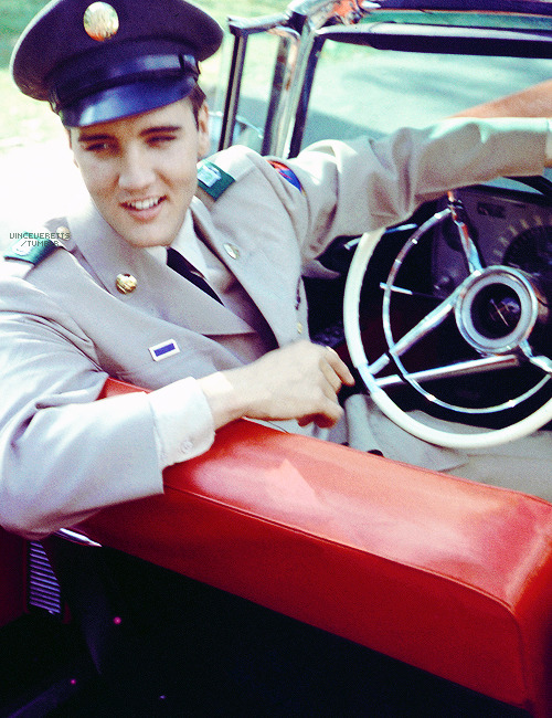 vinceveretts:  Elvis in front of Graceland, on a two-week leave from the Army, June 2, 1958. Photo by William Leaptrott. 
