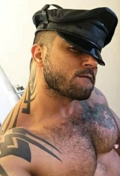 bootz2leather: Hot Tattooed Leather Guy…!!! ;-)