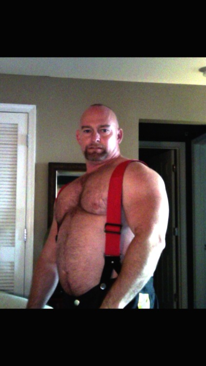 beefybrothers:  First off, you have like the perfect beefy body! Please feel free to submit more .
