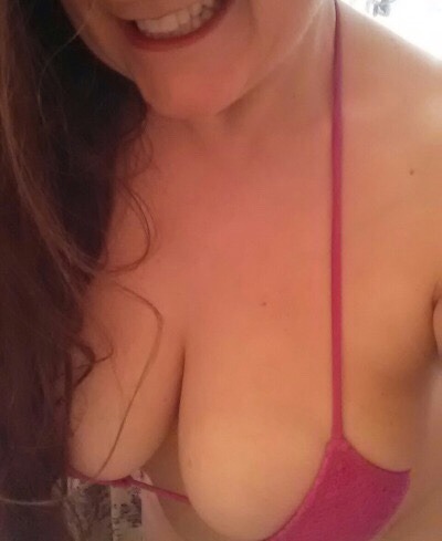 wvgurl71:  sassysexymilf:  I was tagged by super sexy @mrsrobin5on, @feistylittleleopard