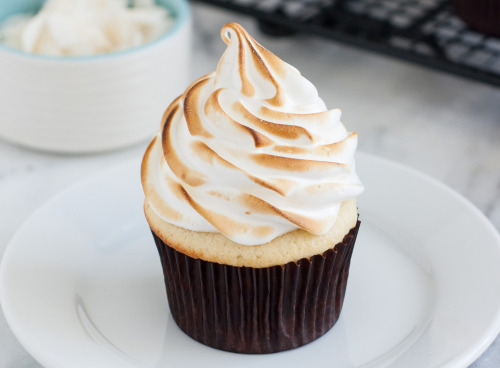 lets-just-eat: Coconut Cream Meringue Cupcakes