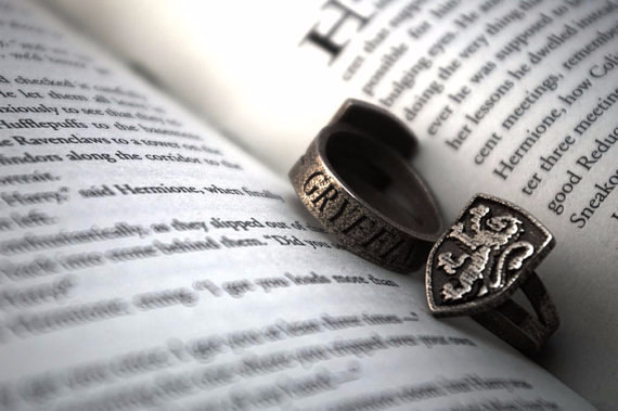 buzzfeedgeeky:  31 Stocking Stuffers That Every Harry Potter Fan Needs 
