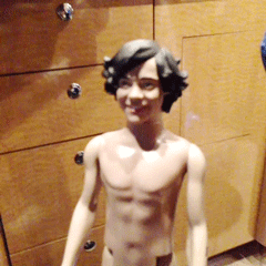 zalsetto:  @Harry_Styles: Creepy doll. 
