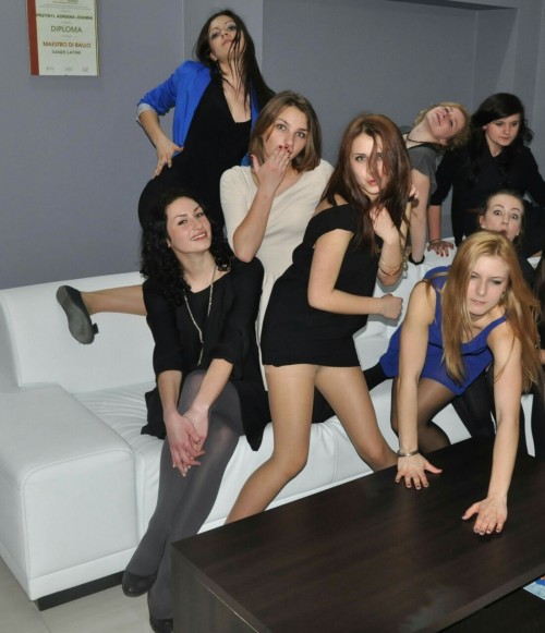 fannylon: Candid pretty legs pantyhose
