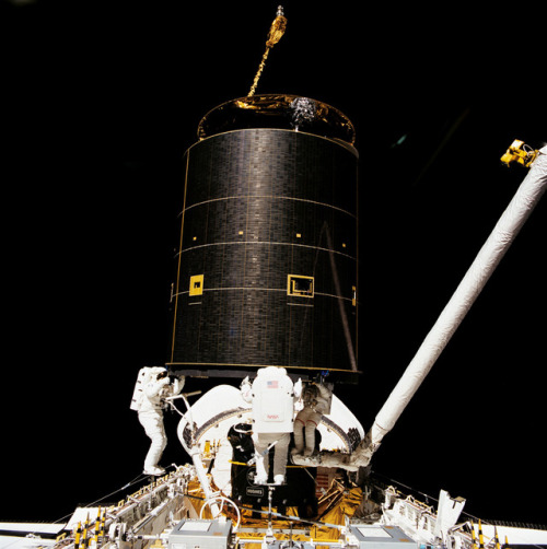 25 YEARS AGO TODAY: On May 13, 1992, Astronauts Richard J. Hieb, Thomas D. Akers And Pierre J. Thuot