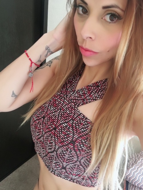 latinashunter: Gorgeous Tatted Latina!