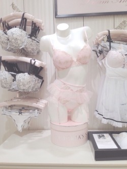 kawaii-and-kinky:  Victoria’s Secret has a pastel pink section! Hnnng! 