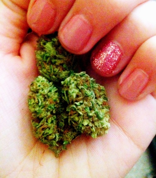 More Bad Girls and Good Weed athttp://badgirlsandgoodweed.tk