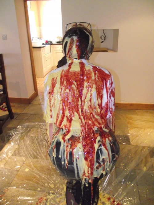 messyfoodsex:  wampicsandgifs:  Kacie James - Messy Secretary! by Tony Hill (2 of 3)  just add a little topping