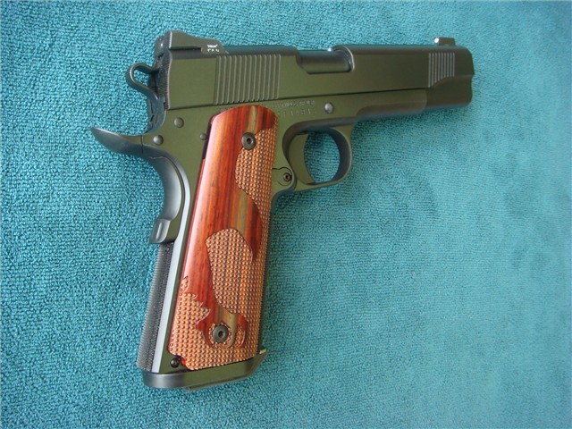 gunrunnerhell:  Nighthawk Talon A high end 10mm Auto 1911. The overall selection