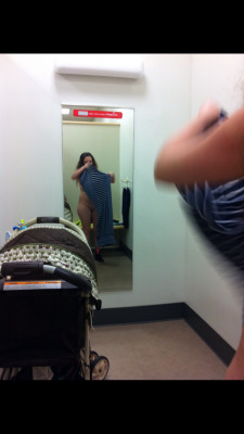 Submit your own changing room pictures now! Cupcake Milf ‘Forgot’
