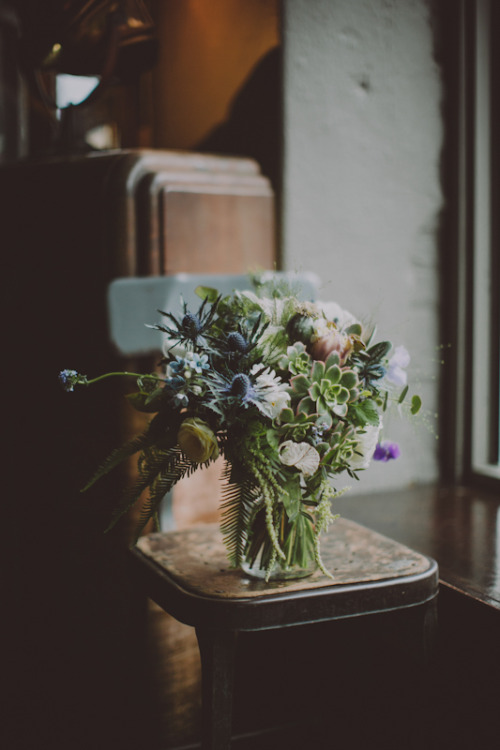 loui-loui:Beautiful bouquet by floral designer Doan Ly. Photographed by Chellise Michael.