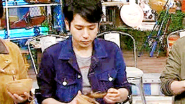 gentlyours:happy left handers day | 13.08