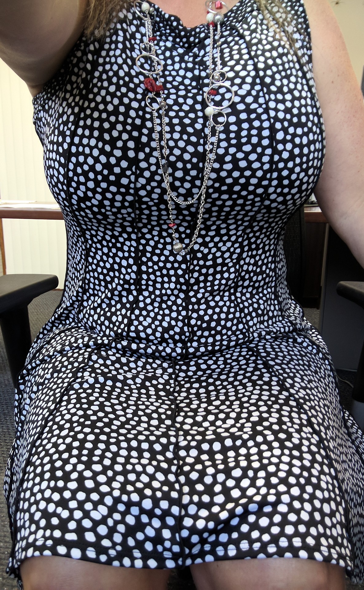 bimbo-in-training:So, D… (for the upcoming big day of yours) a dress and adornments