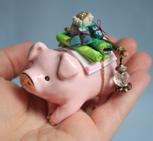 cuccoamongdragons:honoriaw:sosuperawesome:Animal TravelersMarie Claude Roch on Etsy  these are adora