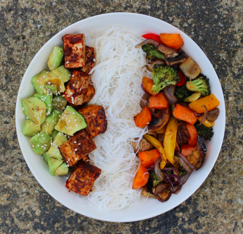zoeatery: Today’s lunch!! Rice noodles with avocado, roasted vegetables (carrot, pumpkin, broc