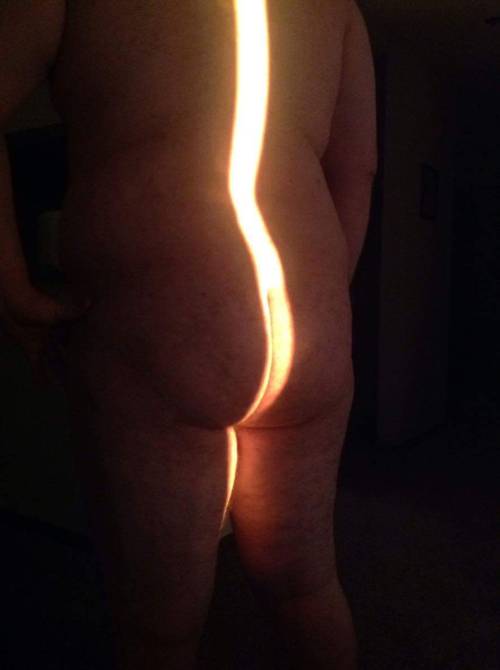 gbear285:  thenortherncub:  My butt! Courtesy of @yubyubber  This is what I call a path to glory!