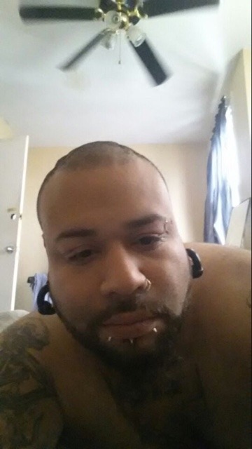 husky14fun:  papibaitclub215:  Submission   Tomas L  Philadelphia   Big daddy got