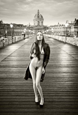 annantan:  Si par hasard sur le Pont des Arts….  (photo by Renée Jacobs)  