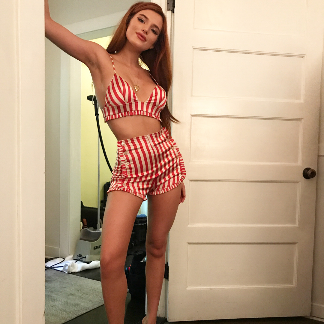 prettycelebsandcosplayers:  Bella Thorne