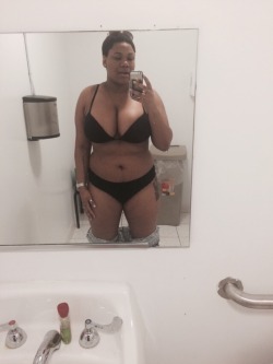 mixedcaramel28:   Im not ashamed of my body