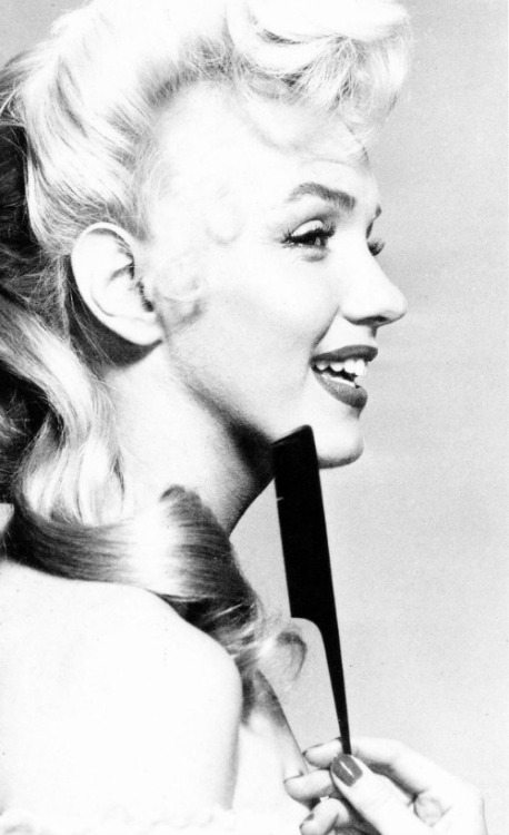eternalmarilynmonroe - Marilyn Monroe in a hair and makeup test...