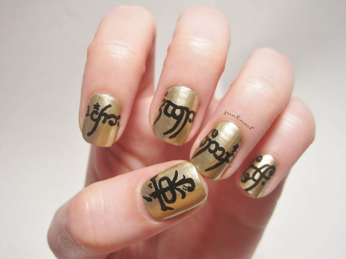 junknail: I had planned on submitting these to nailpornography&rsquo;s Nail of the Week contest,