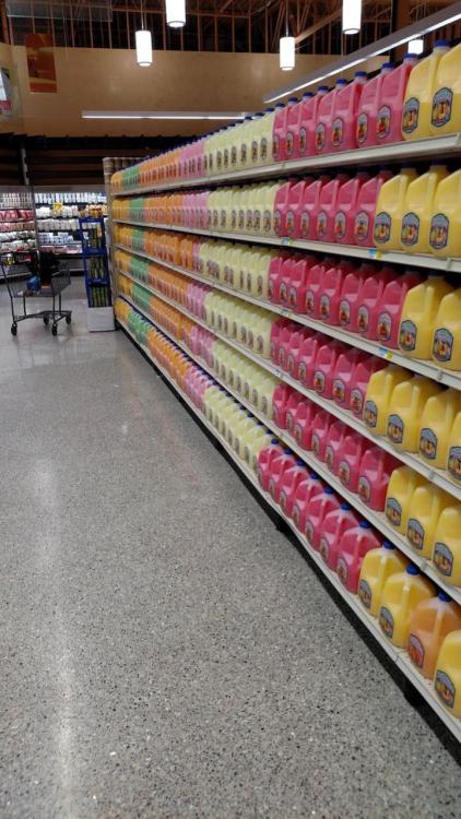 asylum-art-2:   Oddly Satisfying OCD Pictures  Oddly Satisfying is  a reddit thread where you can post your own photos of meticulously  organized things. As you can see, even the humble produce manager can  let their artistic hair down and make the world