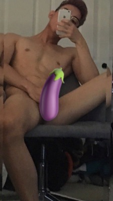 shavedarmpitsareyummy:  sghotteens:  Not Singaporean. Cutie though!  Mmmmmm, fuck.. It seems he shaved his pits and pubes.. Auhmmmm 