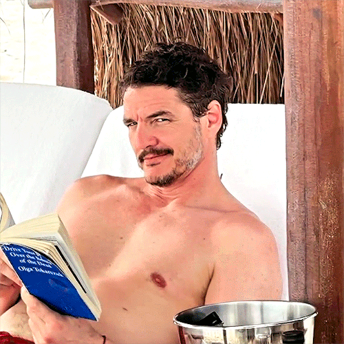 PEDRO PASCAL Having A Good Time During Christmas 🎄