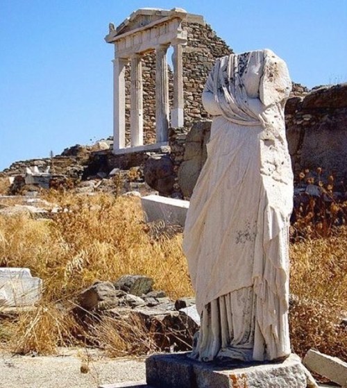 cyclades-islands: The temple of Isis , at Delos island (Δήλος). All the 