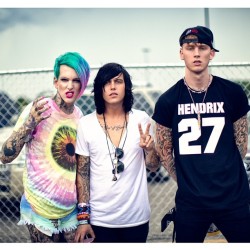 jeffreestar:  when worlds collide @kellinquinn