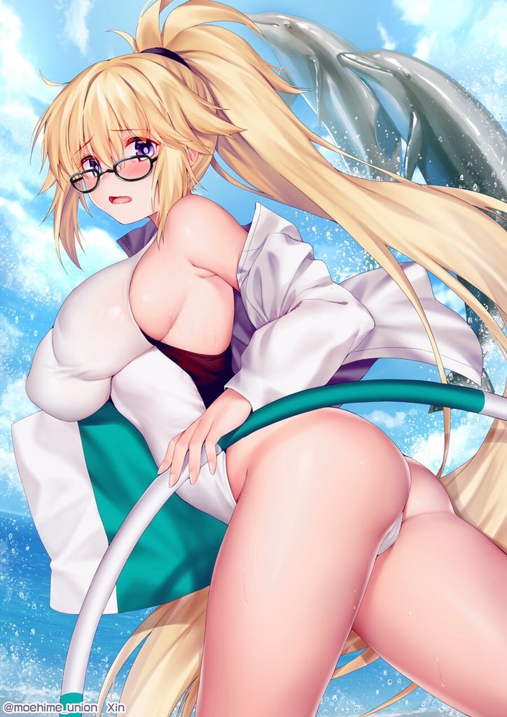 memeppoi:  moehime_union: “イルカと泳ぎに大はしゃぎで水着がズレて、お尻が丸見えに気づいたジャンヌお姉ちゃん